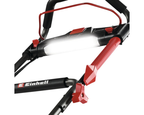 Detailný pohľad na kosačku na trávu s LED svetlom na rukoväti od spoločnosti Einhell