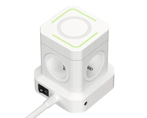 Zásuvková kocka s niekoľkými zásuvkami a USB portami