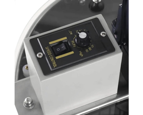 Detailný pohľad na reguláciu otáčok s vypínačom a otočným gombíkom