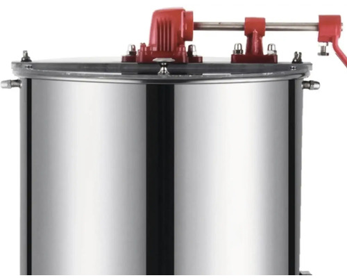 Medomet z nehrdzavejúcej ocele s červeným pohonom