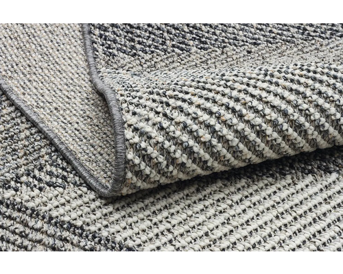 Detailný pohľad na všívaný koberec