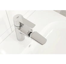 Logo Grohe na umývadlovej batérii s výsuvnou sprchou