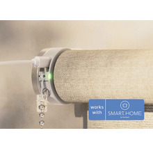 Detailný pohľad na inteligentnú roletu s nabíjacím portom a pečaťou Smart Home od Hornbachu