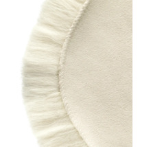 Detail okrúhleho koberca s ozdobnými strapcami