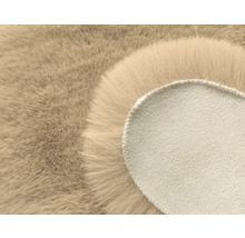 Koberec z umelej kožušiny s protišmykovou podložkou