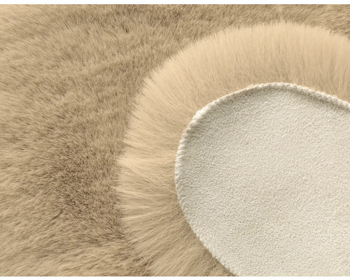 Koberec z umelej kožušiny s protišmykovou podložkou