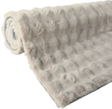 Zrolovaný koberec s krátkym vlasom