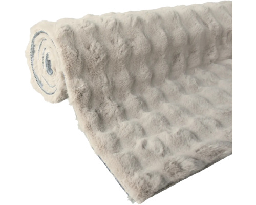 Zrolovaný koberec s krátkym vlasom