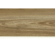 Detailný záber podlahovej dlaždice s dreveným vzhľadom