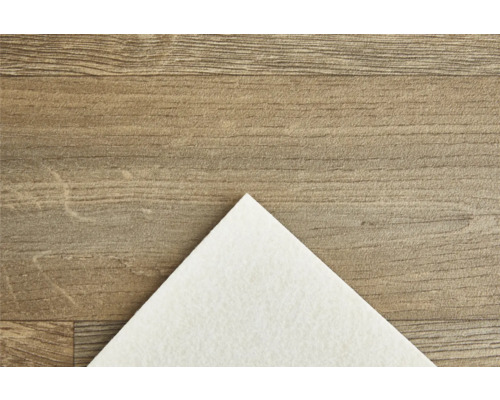 Drevená podlaha s podložkou pod koberec