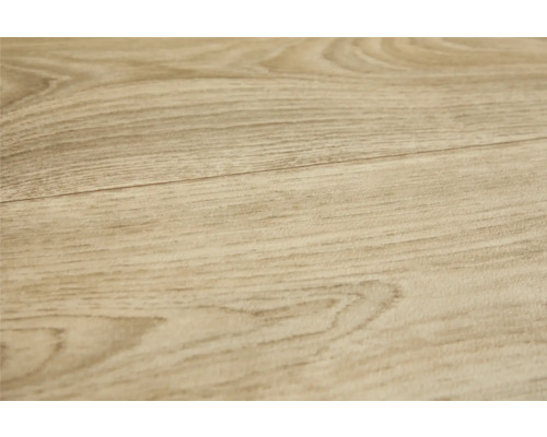 Detail laminátovej podlahy s drevenou štruktúrou