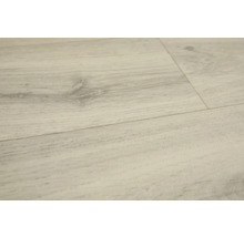 Detail laminátovej podlahy s drevenou štruktúrou