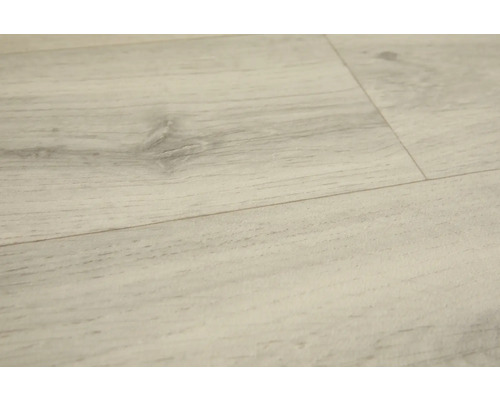 Detail laminátovej podlahy s drevenou štruktúrou