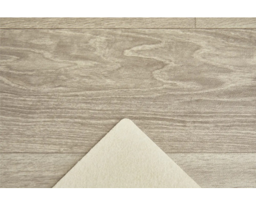 Drevená podlaha s podložkou pod koberec