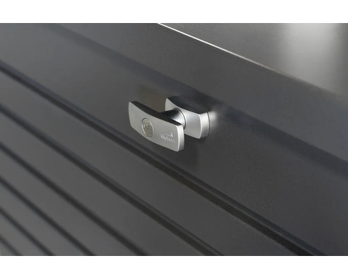 Detailný pohľad na zámok skrine na náradie