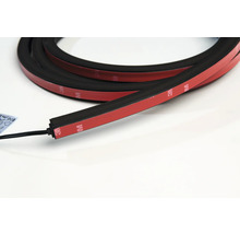 Tesniaca páska s lepiacou páskou