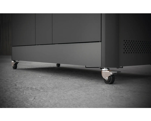 Pohľad zdola na spodnú skrinku s kolieskami