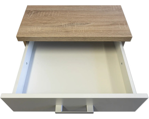 Otvorená zásuvka s úchytkou