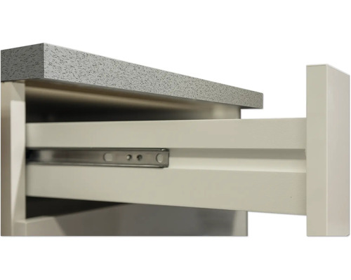 Detailný pohľad na otvorený zásuvkový prvok s výsuvnými lištami