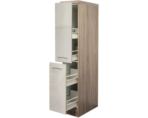 Kuchynská skrinka s výsuvnými prvkami pre väčší úložný priestor