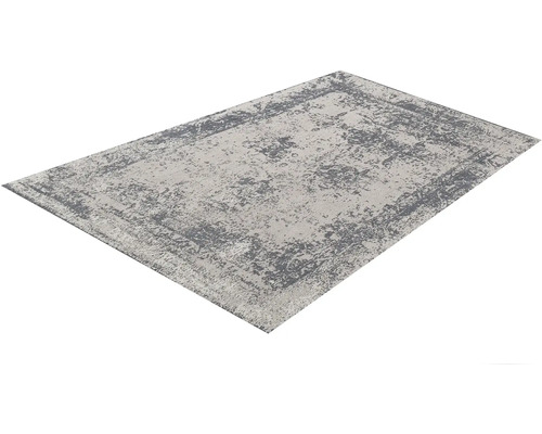 Obdĺžnikový koberec s abstraktným vzorom