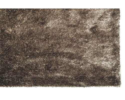 Detailný pohľad na koberec s vysokým vlasom