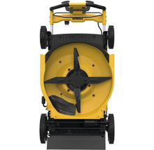 Spodná strana žltej kosačky na trávu DeWalt s čiernym nožom