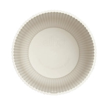 Okrúhla kvetinová misa s rebrovanou textúrou