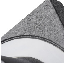 Detail šedého vonkajšieho svetla