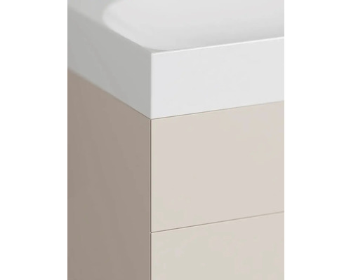 Detailný pohľad na kúpeľňový nábytok s umývadlovou skrinkou