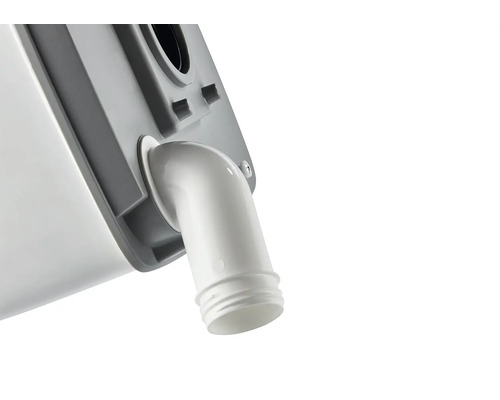 Detailný záber splachovacej nádrže s odtokovou rúrkou