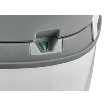 Detailný pohľad na odpadkový kôš s ukazovateľom naplnenia