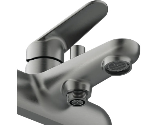 Kovová vodovodná batéria