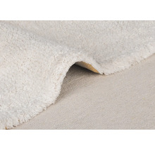 Detailný pohľad na koberec s vysokým vlasom