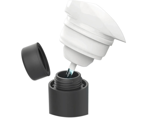 Fľaštička laku na nechty s aplikátorom a otvoreným viečkom