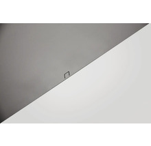 Detail stropného panelu s upevňovacou sponou