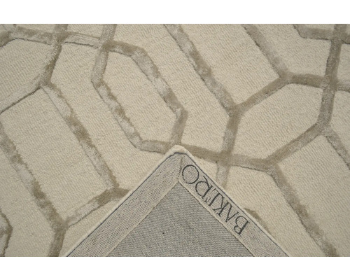 Koberec s geometrickým vzorom