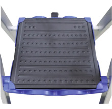 Plastový nášľap domáceho rebríka