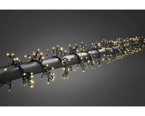 LED svetelná reťaz pripevnená na tyči