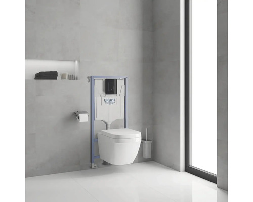 Moderná kúpeľňa so závesným WC, inštalačným modulom a logom Grohe