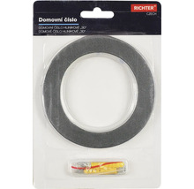 Hliníkové domové číslo Richter v 3D dizajne vrátane montážneho materiálu v balení.