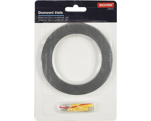 Hliníkové domové číslo Richter v 3D dizajne vrátane montážneho materiálu v balení.