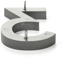 Číslo domu 3 z kovu