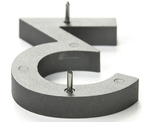 Číslo domu 3 z kovu s upevňovacími kolíkmi