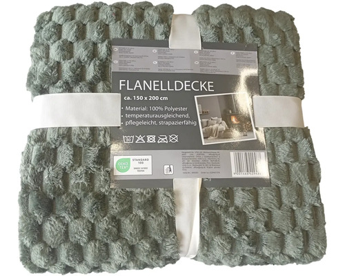 Zabalená flanelová deka, približne 150 krát 200 centimetrov, zo 100 percent polyesteru.