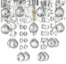 Detail stropného svietidla s krištáľovými príveskami