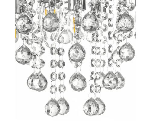 Detail stropného svietidla s krištáľovými príveskami