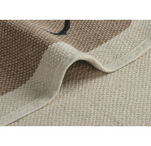 Detail tkaného koberca so strapcami