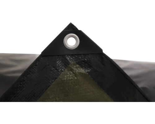 Detailný pohľad na kryciu plachtu s očkom na upevnenie.