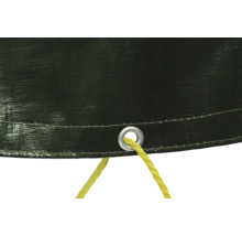 Detailný pohľad na kryciu plachtu s očkom a upevňovacím lanom